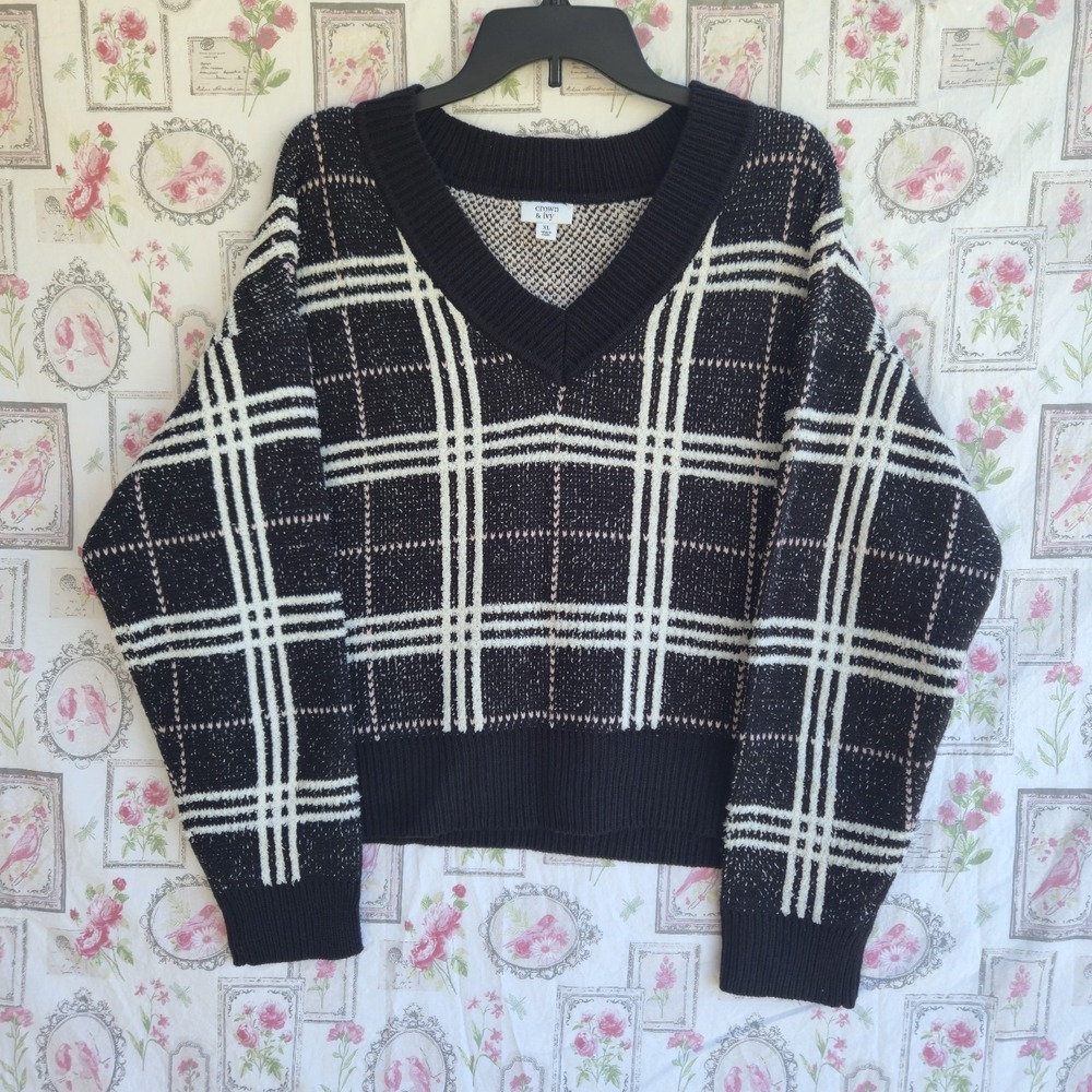 Crown & Ivy XL Women's V-Neck Plaid Sweater Black White Knit Pullover‎ Preppy